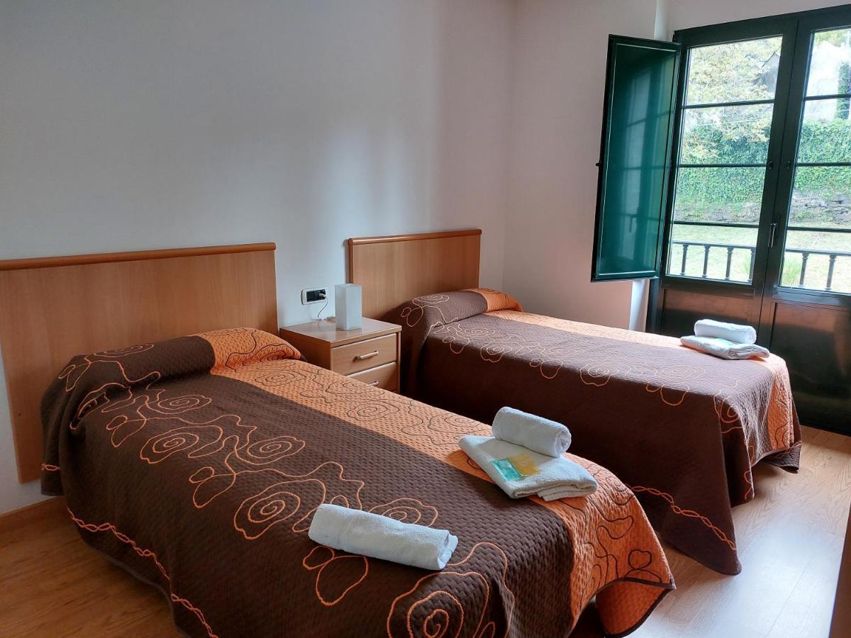 Hospederia Externa Del Monasterio Hotel Samos Ngoại thất bức ảnh