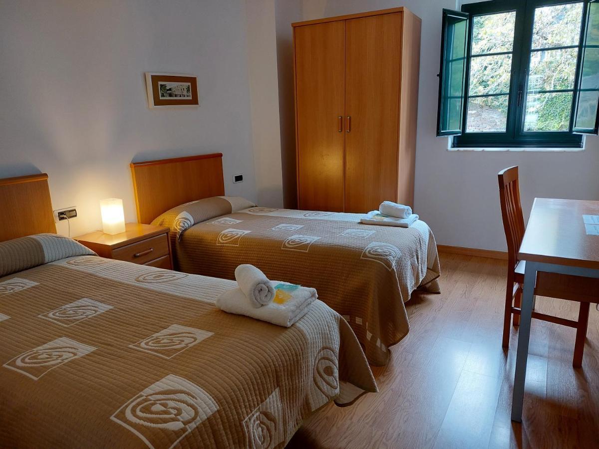 Hospederia Externa Del Monasterio Hotel Samos Ngoại thất bức ảnh