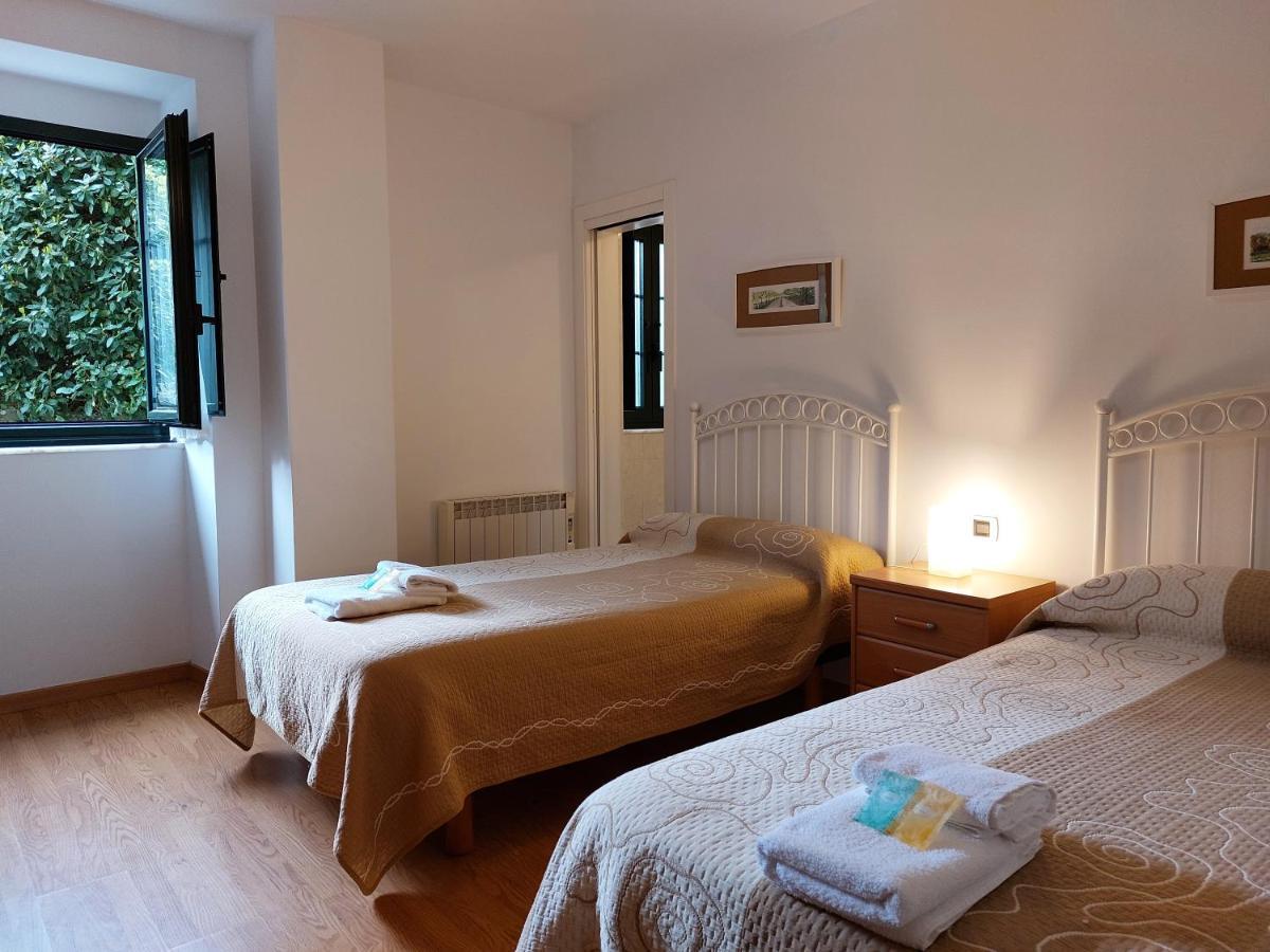 Hospederia Externa Del Monasterio Hotel Samos Ngoại thất bức ảnh